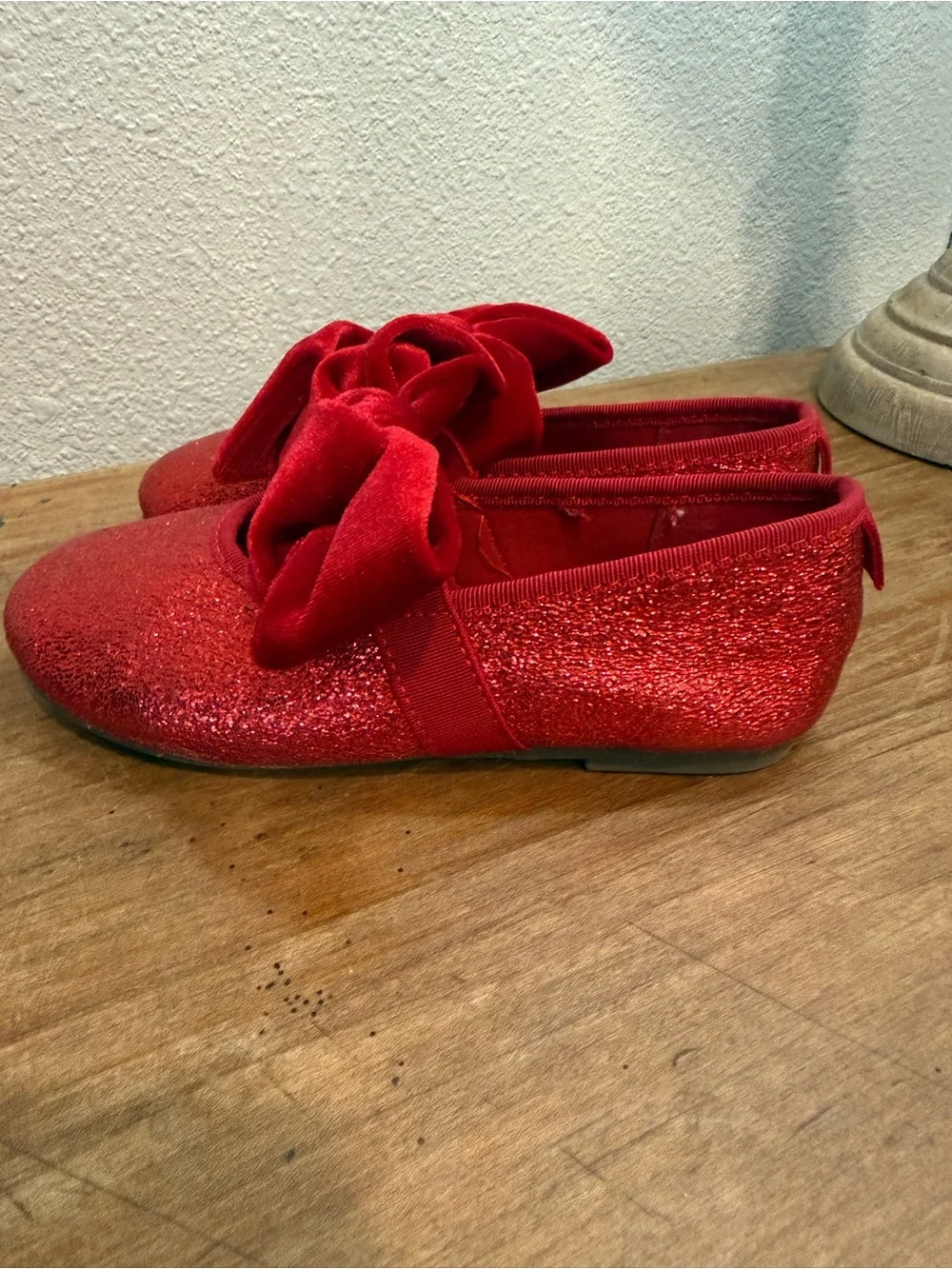 H&M Kids Red Glitter Ballet Flats Velvet Bow Shoes Size 11 EU 28 Like New